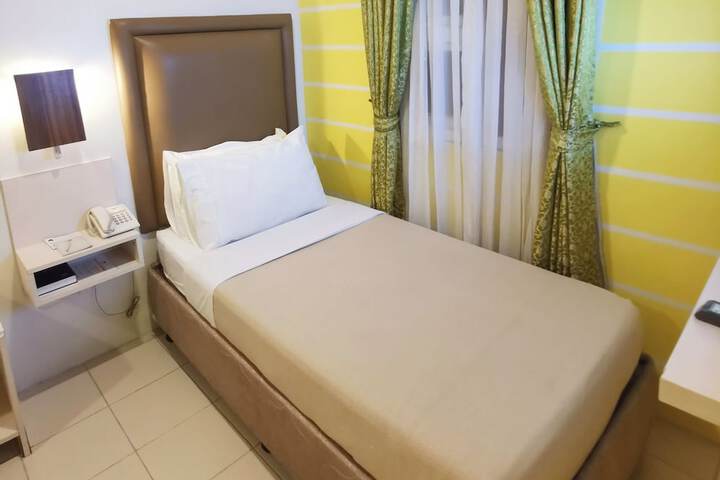 Room 30 of 59
