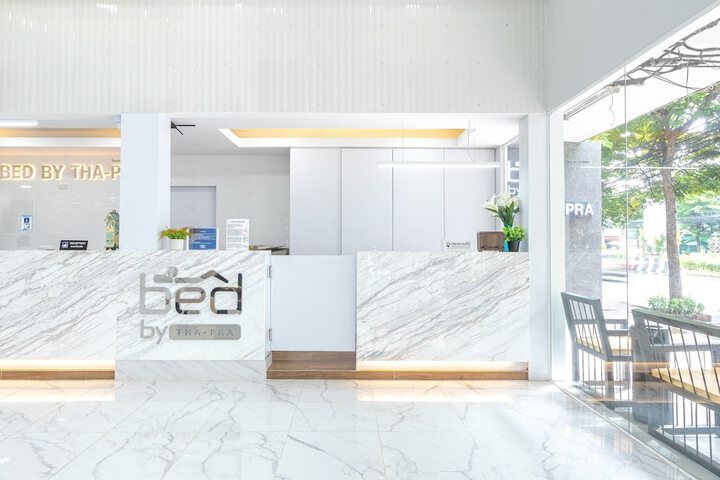 Bed by Tha-Pra Hotel and Apartment