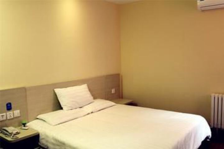 Room 2 of 18