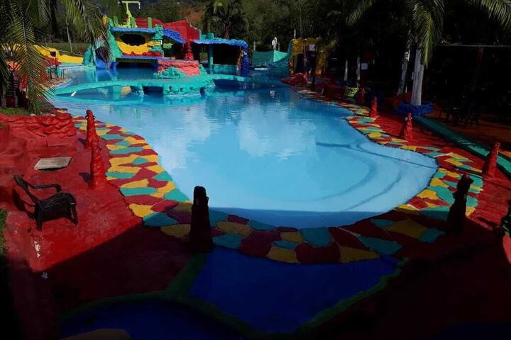 Pool 35 of 59