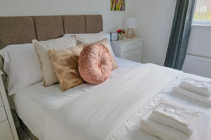 Room 4 of 18