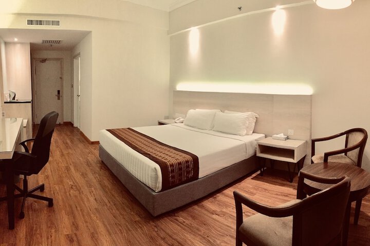 Room 12 of 61