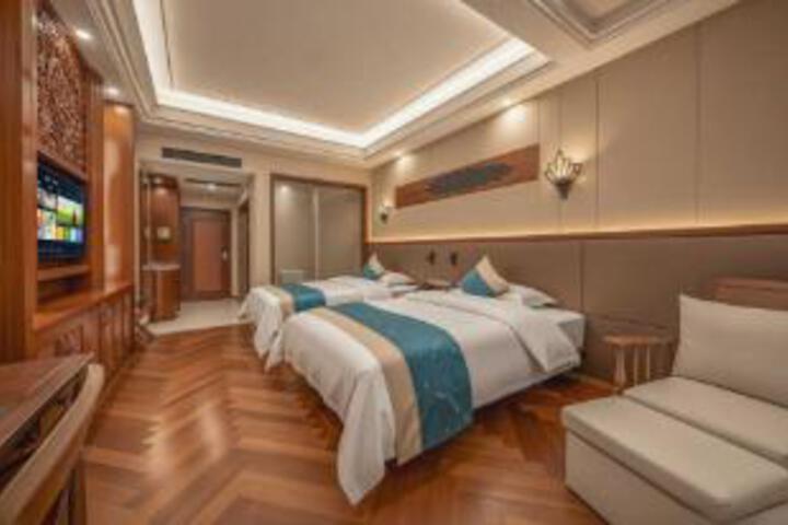 Room 16 of 16