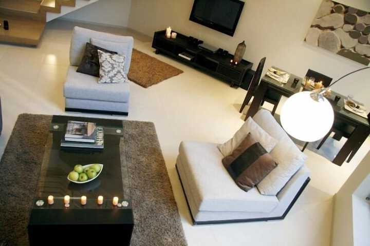 Room 10 of 26