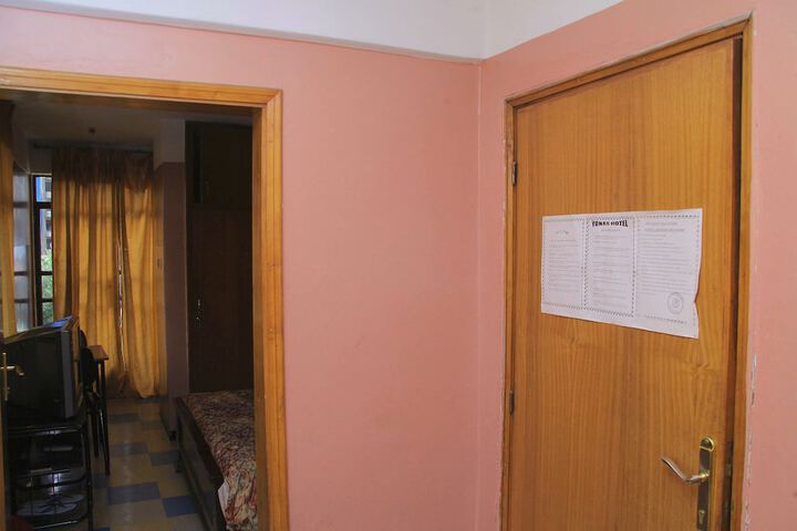 Room 15 of 30