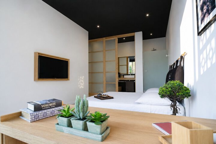 Room 44 of 154