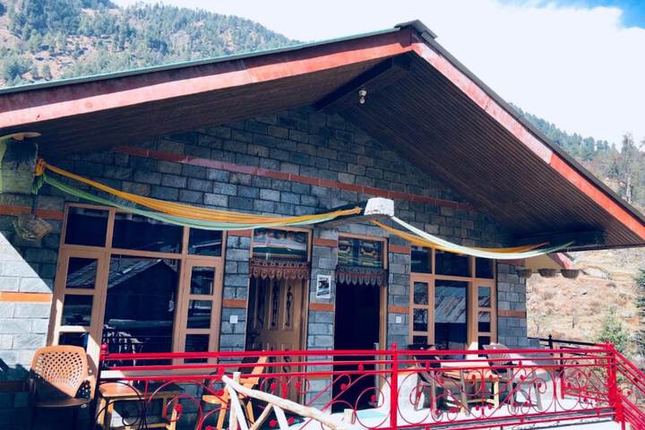 GOROOMGO THE CRAZY INDIAN MANALI