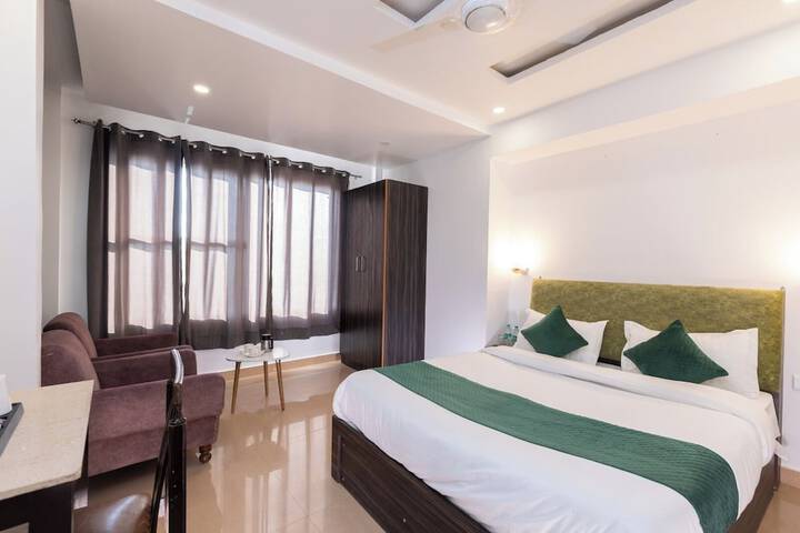 Room 10 of 25