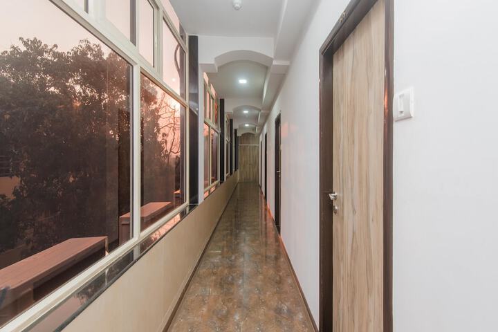 Ballroom/Hall 19 of 22