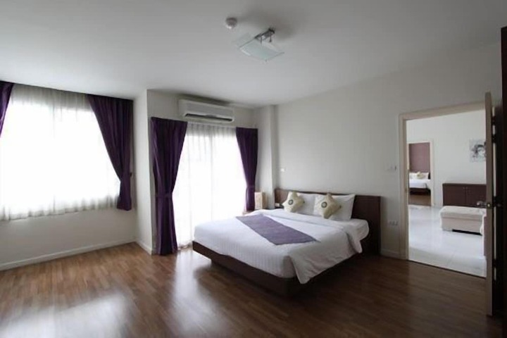 Room 17 of 42