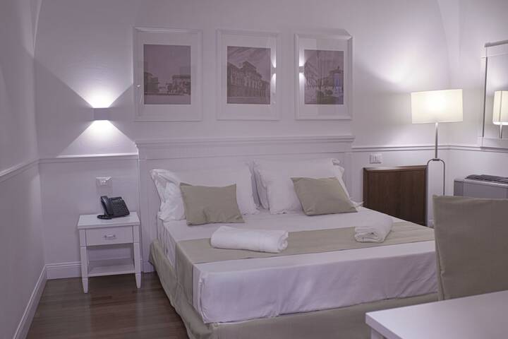 Room 12 of 34