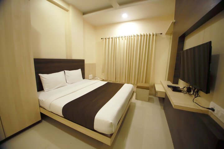 Room 26 of 33