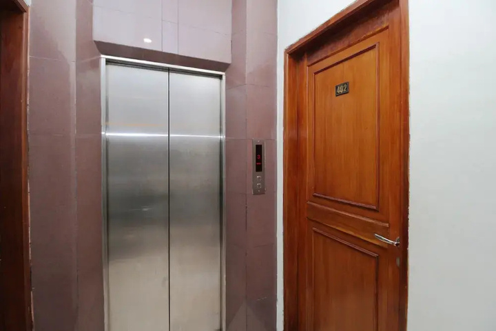Room 13 of 21