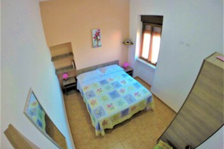 Room 32 of 52