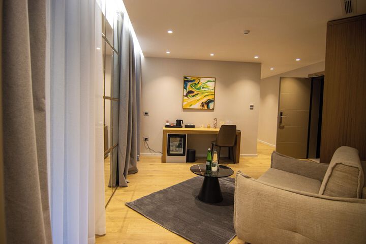 Room 46 of 136