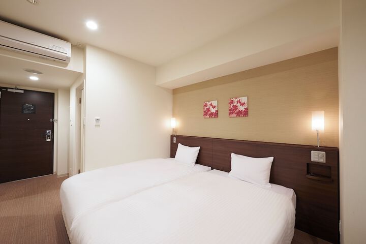 Room 10 of 49