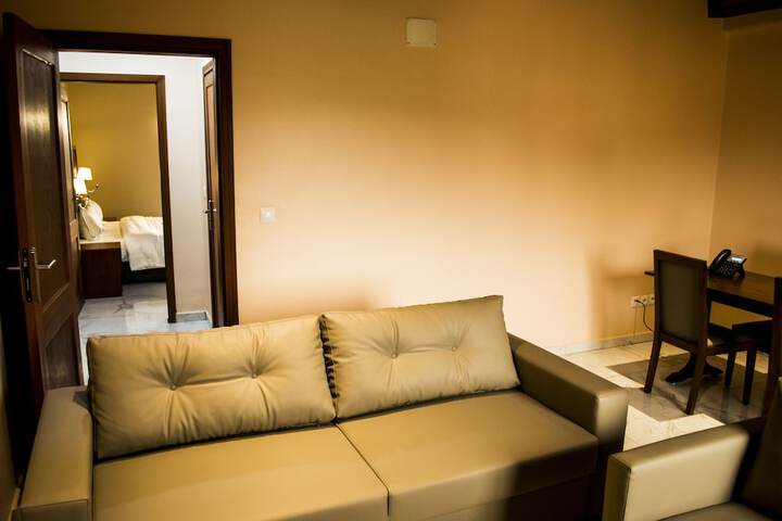 Room 4 of 38