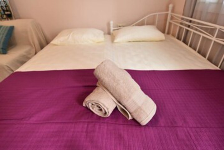 Room 6 of 22