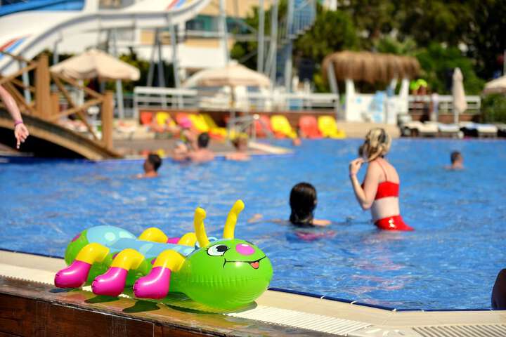 Pools & Facilities