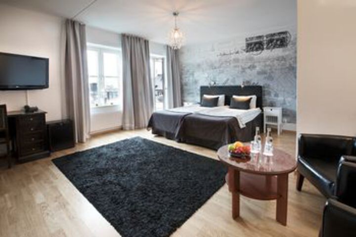 Room 12 of 50
