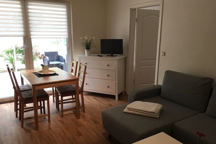 Room 3 of 37