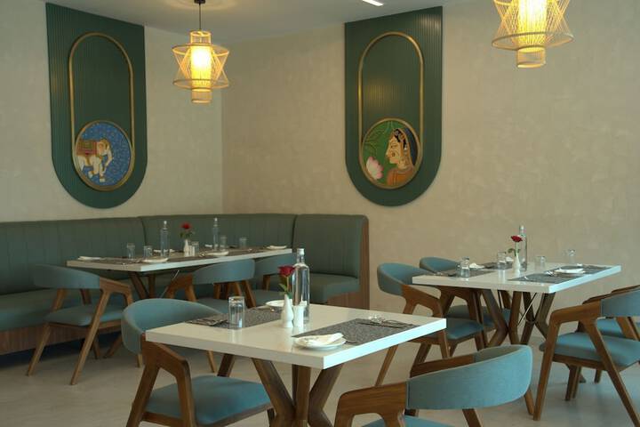 Dining 15 of 16