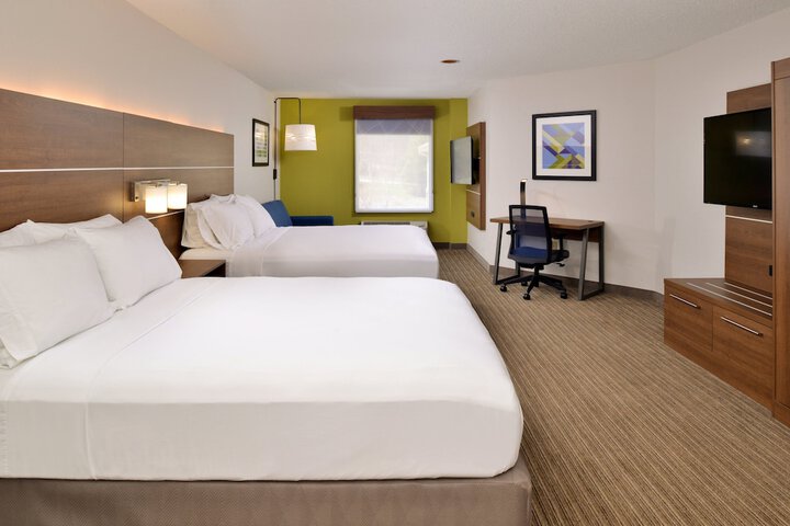 2 Queen Beds (7 of 25)