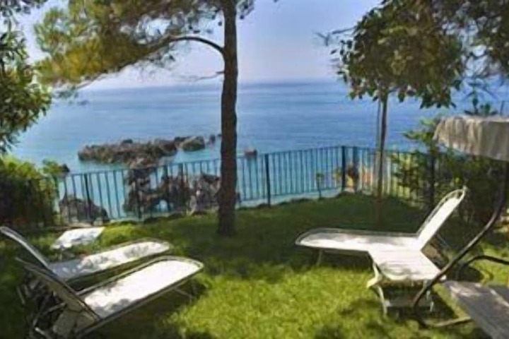 Sundeck 53 of 58