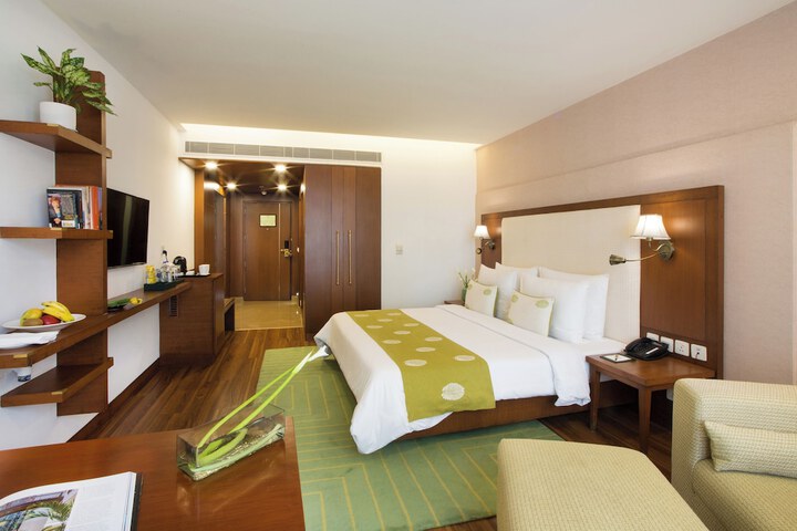 Room 9 of 39