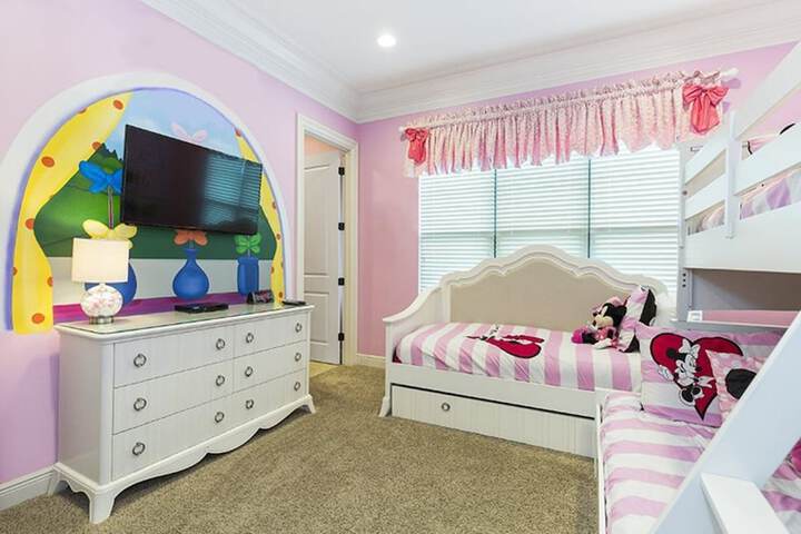 Room 6 of 79
