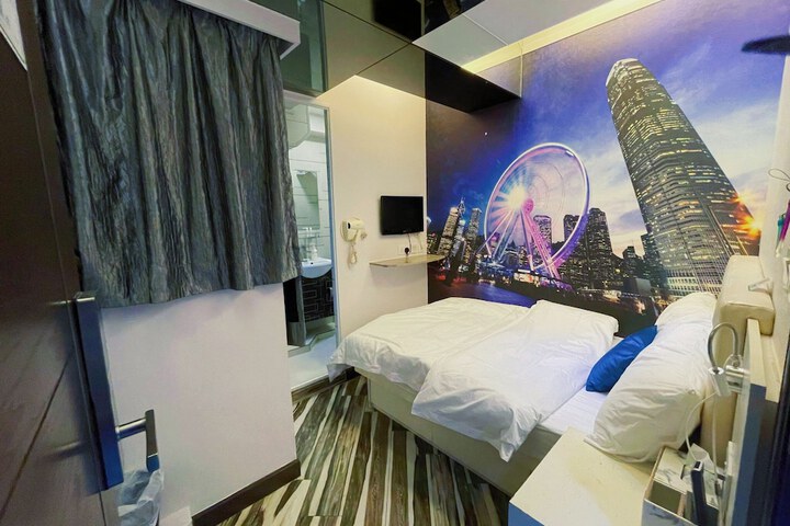 Room 3 of 50