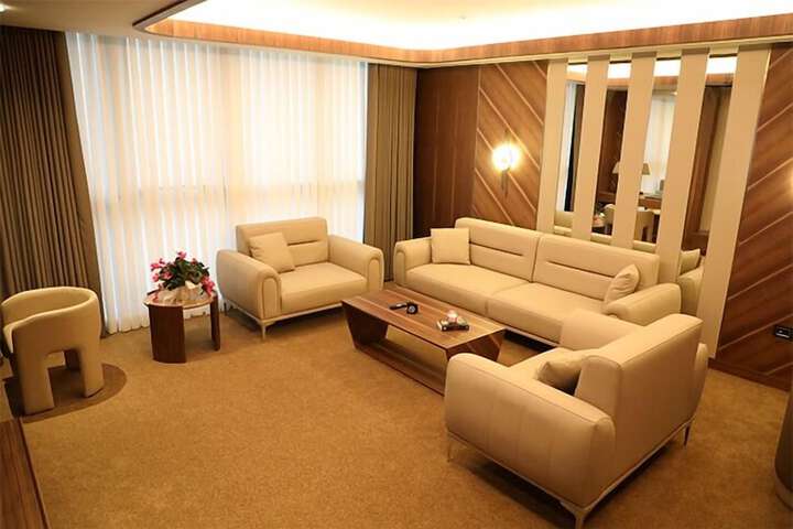 Room 23 of 43