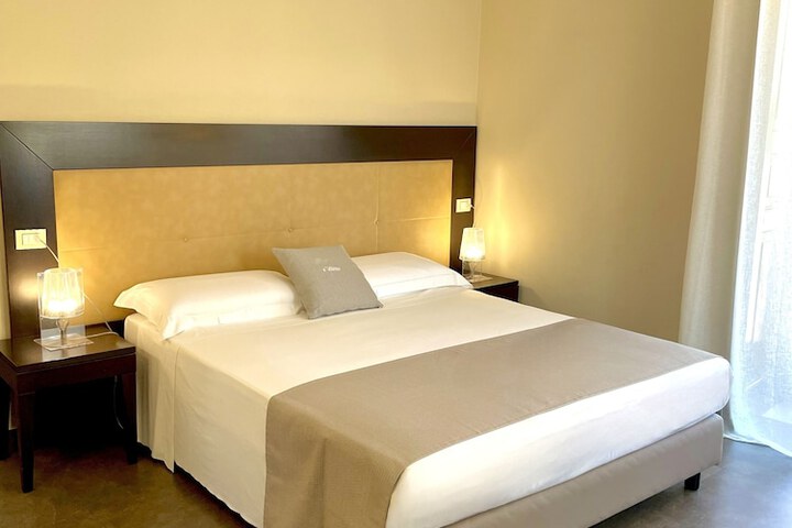 Room 9 of 43