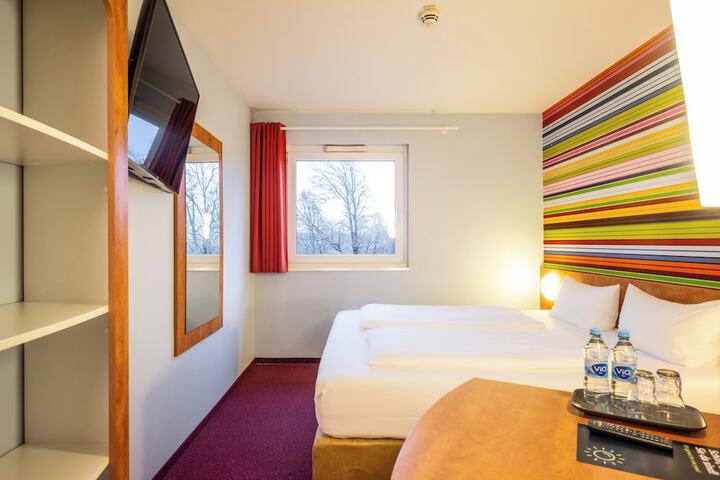 Room 36 of 86