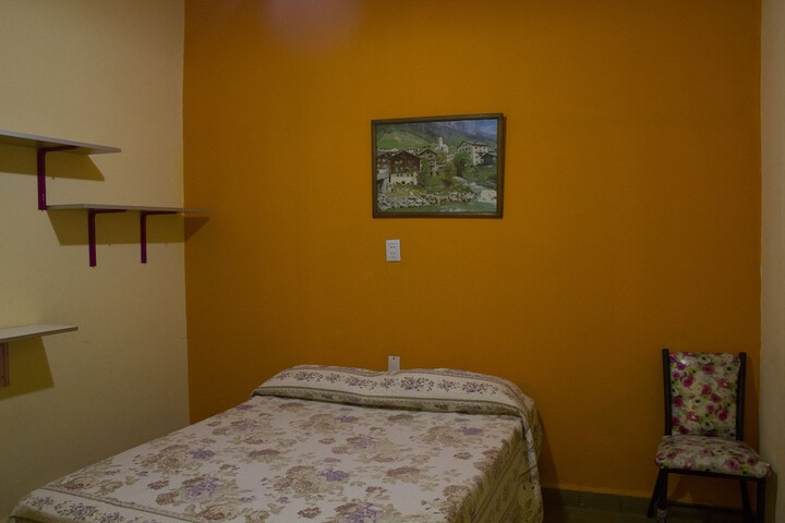 Room 13 of 18