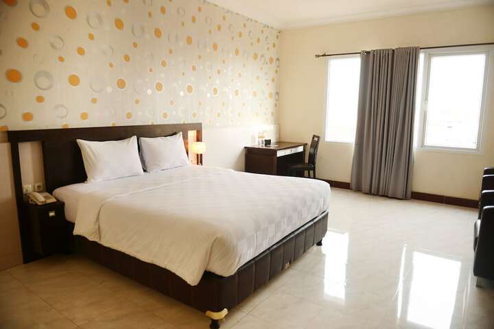 Room 12 of 44