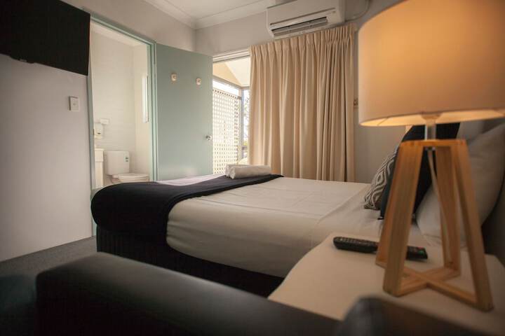 Room 3 of 35