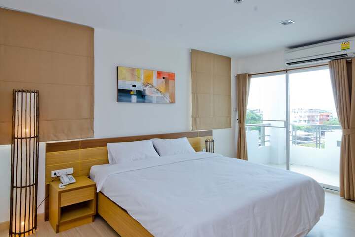 Room 8 of 42