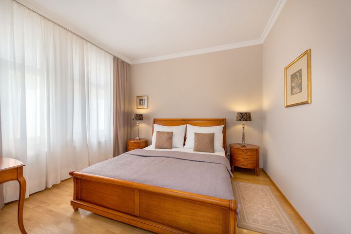 Room 3 of 32