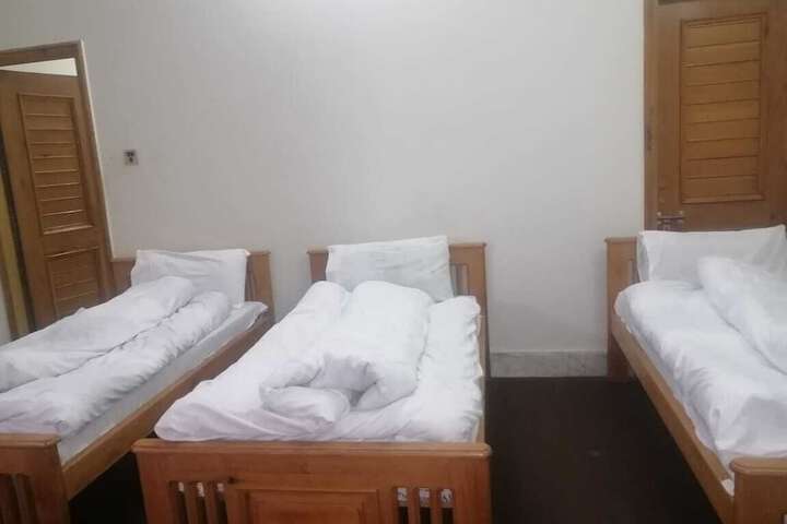 Room 9 of 29