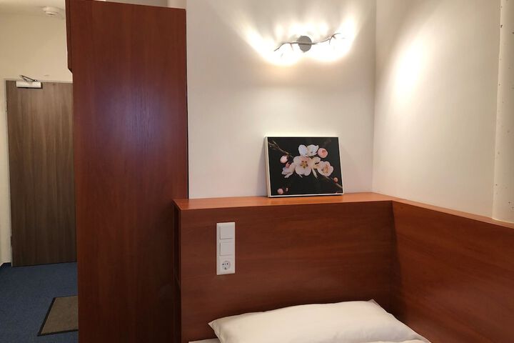 Room 2 of 26