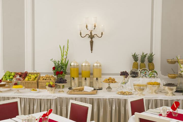 Dining 65 of 83