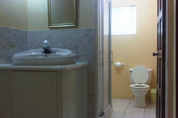 Room 13 of 33