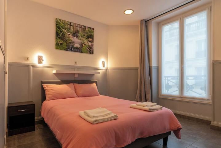 Room 12 of 25