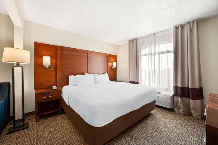 1 King Bed (12 of 29)