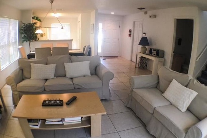 Room 11 of 15