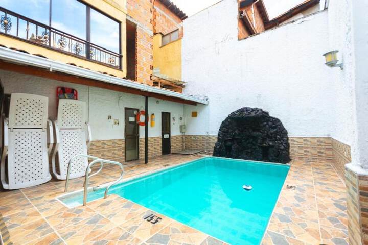 Pool 53 of 69