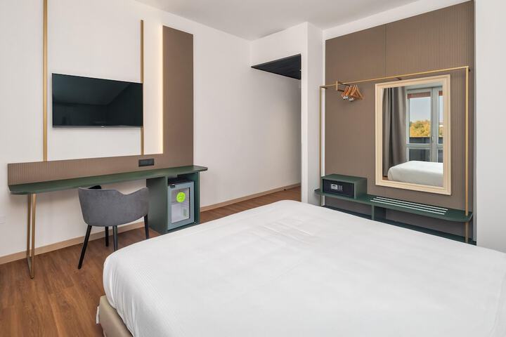 Room 27 of 54