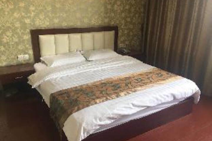 Room 6 of 6