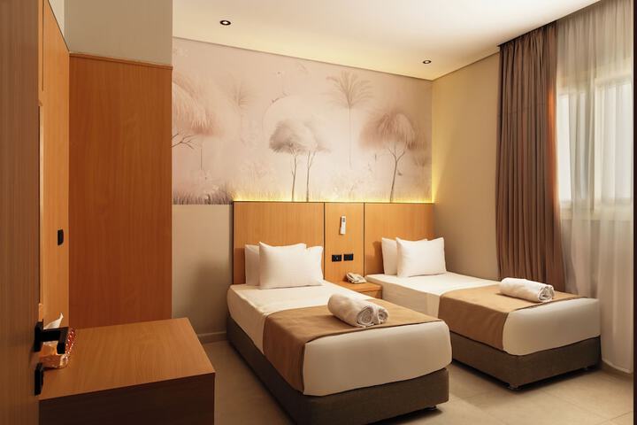 Room 16 of 44